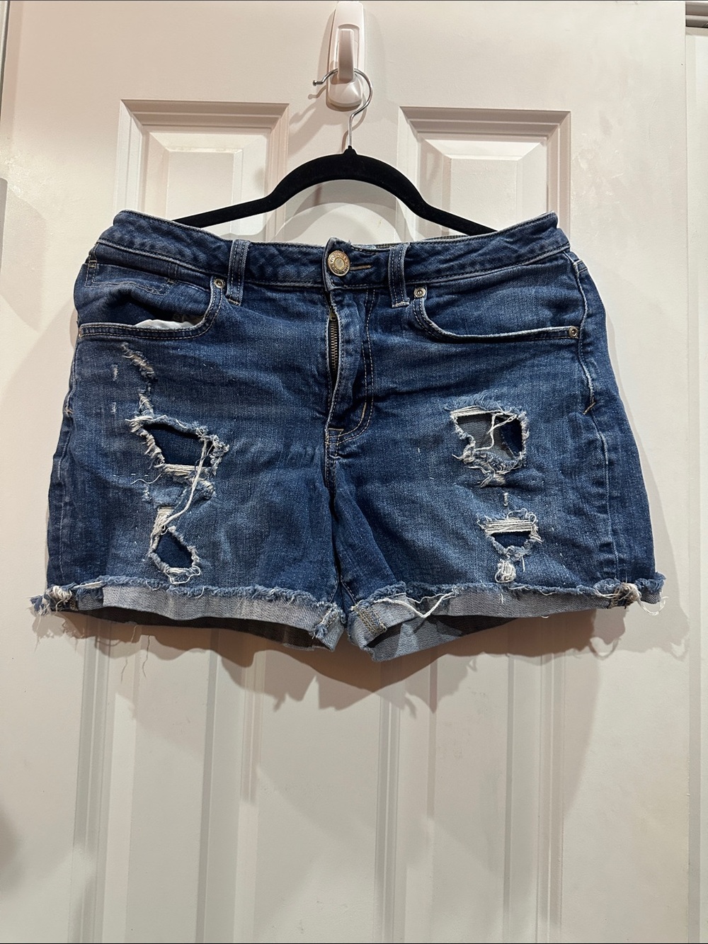 NWOT Maurices Distressed Dark Blue Denim Shorts size 8